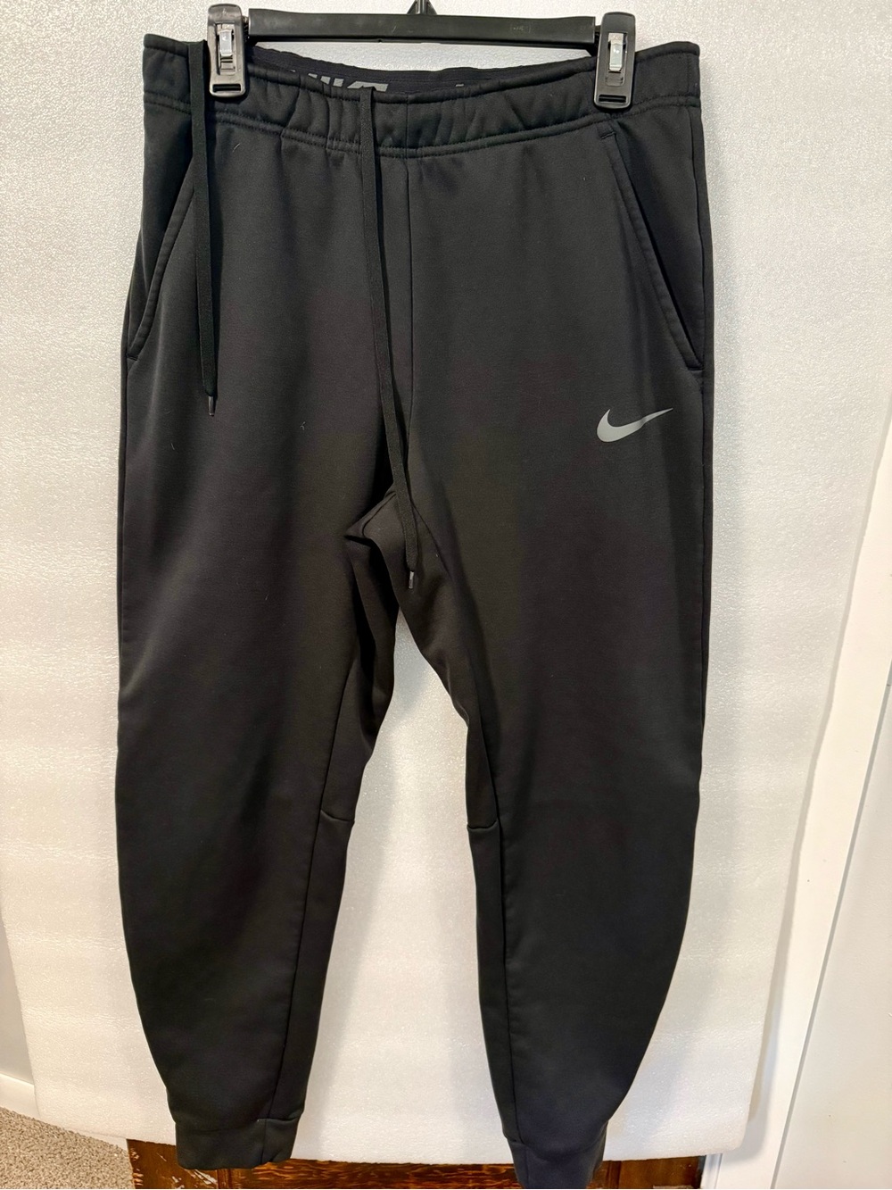 Nike Black Men's Athletic Jogger Sweatpants with Reflective Swoosh